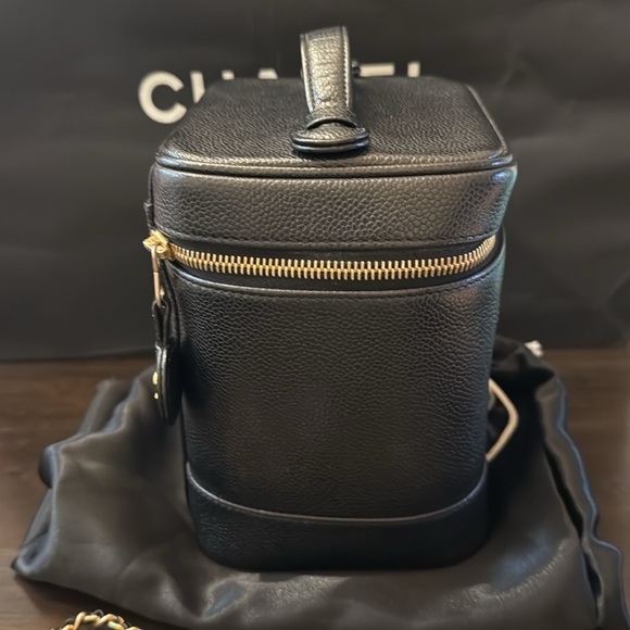Chanel Caviar Leather Vanity Bag - Picture 5 of 9